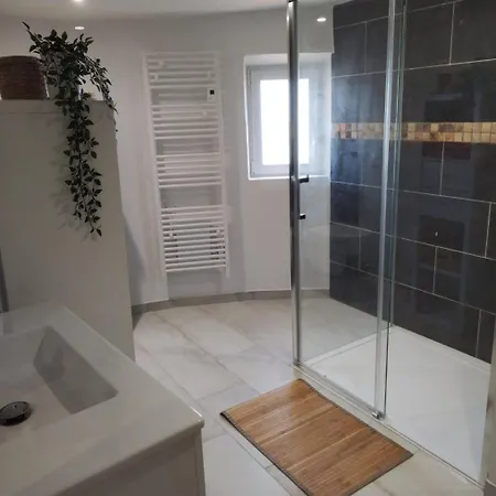 Maison Dans Le Luberon Viens