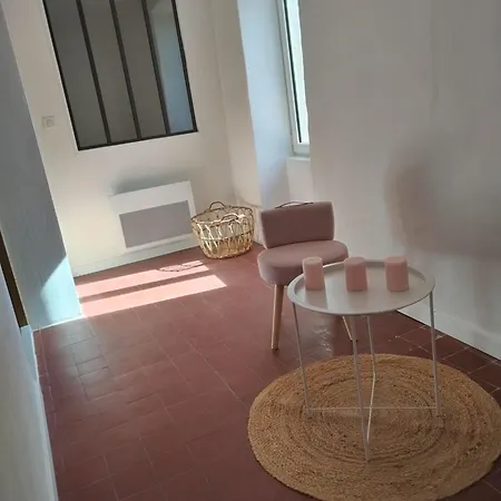Holiday home Maison Dans Le Luberon Viens